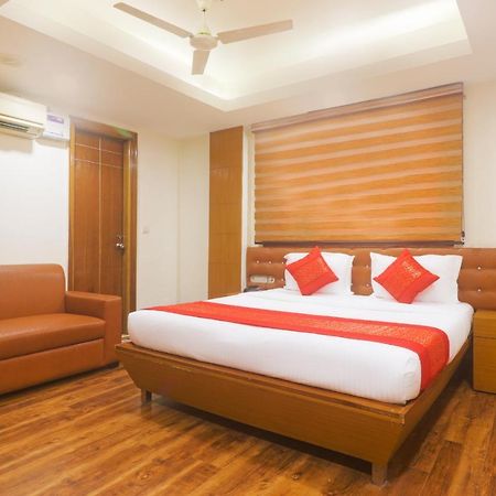 Hotel Sizzling Starr New Delhi Exterior photo