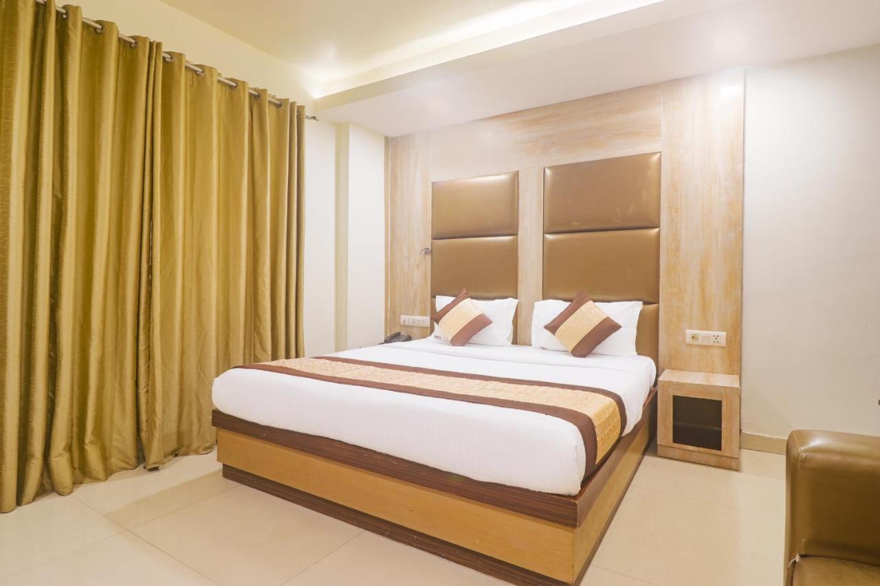 Hotel Sizzling Starr New Delhi Exterior photo
