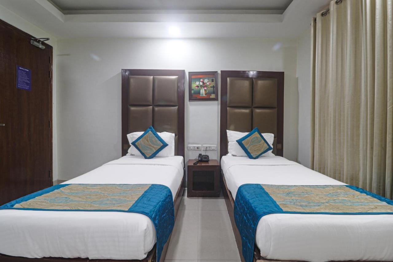 Hotel Sizzling Starr New Delhi Exterior photo