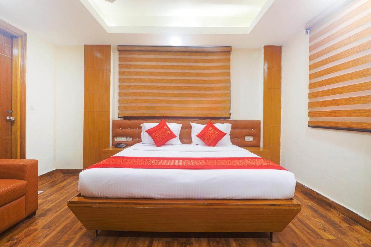 Hotel Sizzling Starr New Delhi Exterior photo