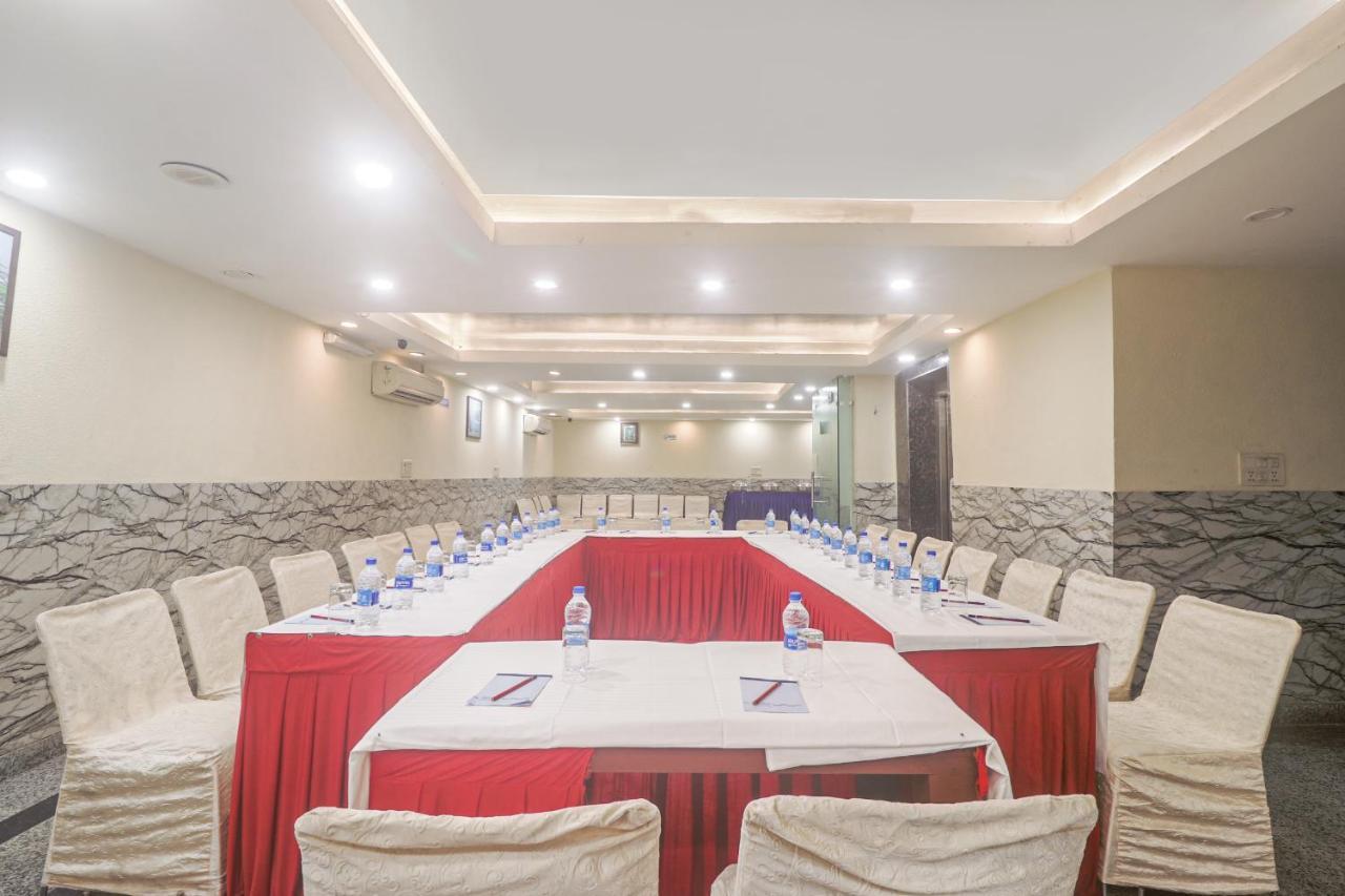 Hotel Sizzling Starr New Delhi Exterior photo